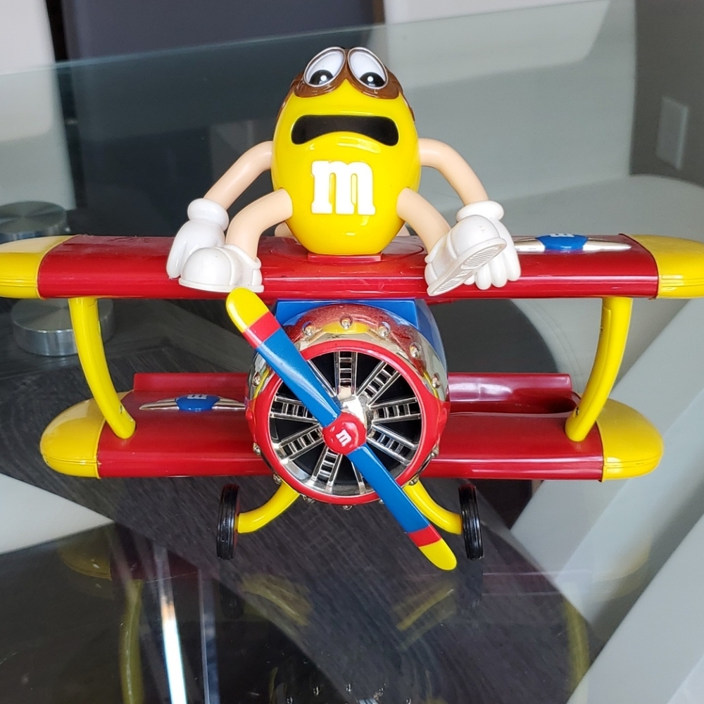 M&m vintage air flying acrobats dispenser